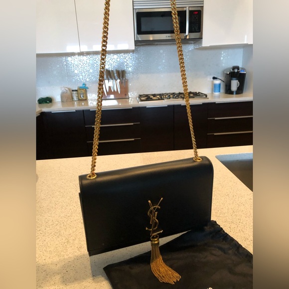 Saint Laurent Medium Monogram Kate Tassel Bag in Black with gold hardware - Picture 6 of 16